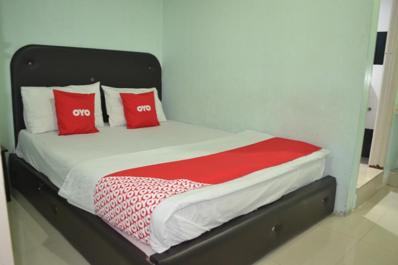 Oyo 89737 Hotel Tishoa Kampong Batu Tiga Екстер'єр фото